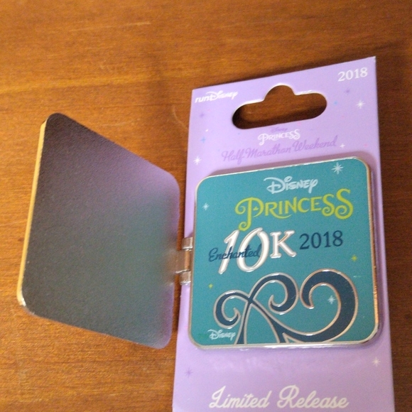 Disney Parks Pin Merida Princess 2018 Limited Release - Picture 2 of 4